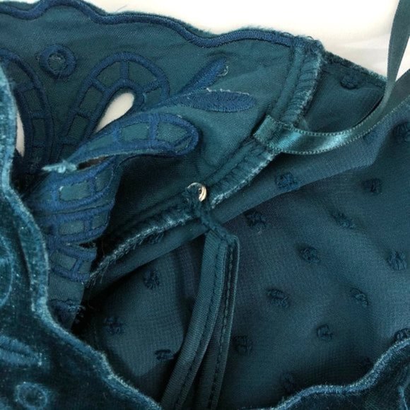 New Style & Co Velvet Eyelet Embroidered Swiss Dot Sheer Top Teal Size Medium - Picture 11 of 16
